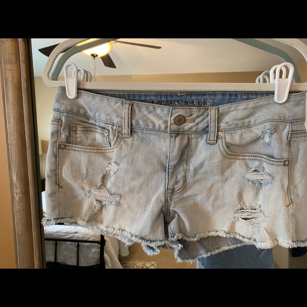 American Eagle size 8 distressed shorts